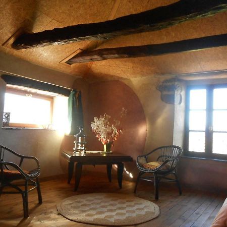 Chambre D'Hotes Des Monts Saint-Izaire Екстериор снимка