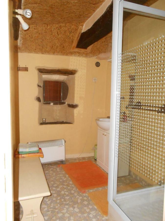 Chambre D'Hotes Des Monts Saint-Izaire Екстериор снимка
