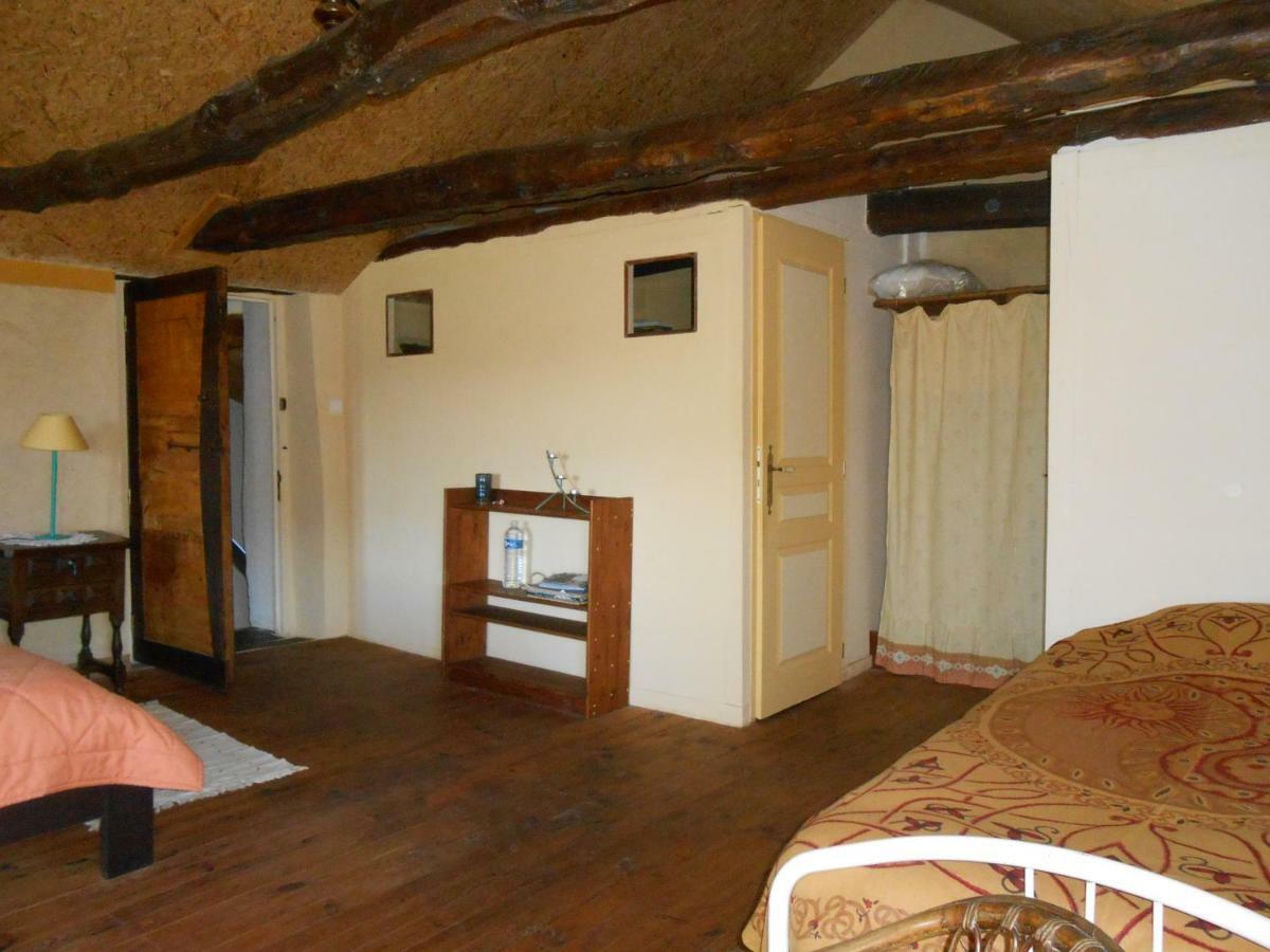 Chambre D'Hotes Des Monts Saint-Izaire Екстериор снимка